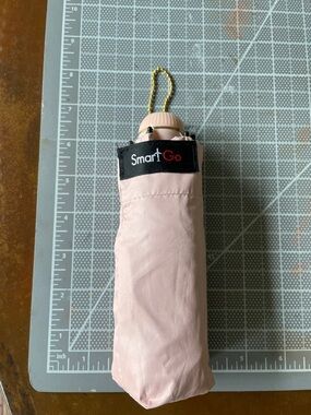 Compact Foldable Umbrella in Light Pink
